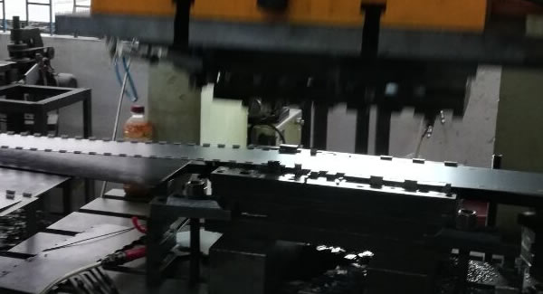 客戶滿意，長合頁，屏風(fēng)合頁，重型合頁等東莞合頁，東莞鉸鏈訂單增多